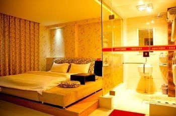 Lucky 5 Million Express Hotel Yuxi Kunming Esterno foto