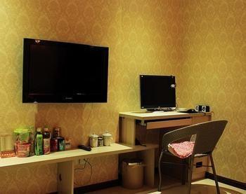 Lucky 5 Million Express Hotel Yuxi Kunming Esterno foto