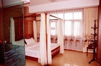 Lucky 5 Million Express Hotel Yuxi Kunming Esterno foto